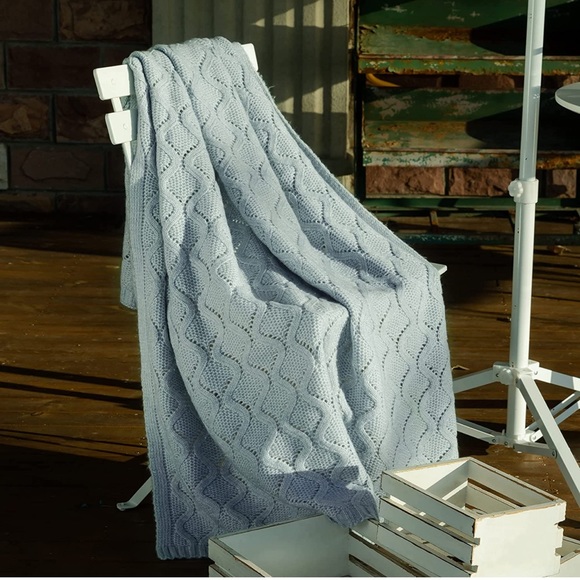 NEW Amélie Home Lightweight Wave Pattern Knit Throw Blanket Cozy Soft Warm 50x60 - Picture 7 of 12